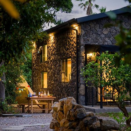 Wol Yeong Sa Gye Villa Сеогвипо Екстериор снимка